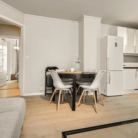 Family Friendly - Modern - Apartment